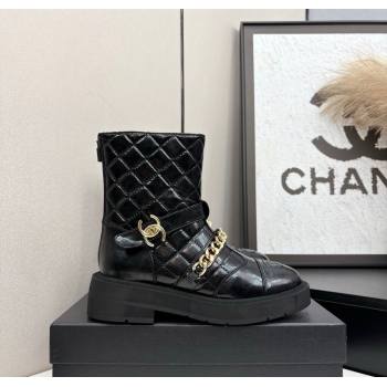 Chanel Quilted Shiny Calfskin Ankle Boots with Buckle and Chain Black 2025 CH083007 (MD-250830037)