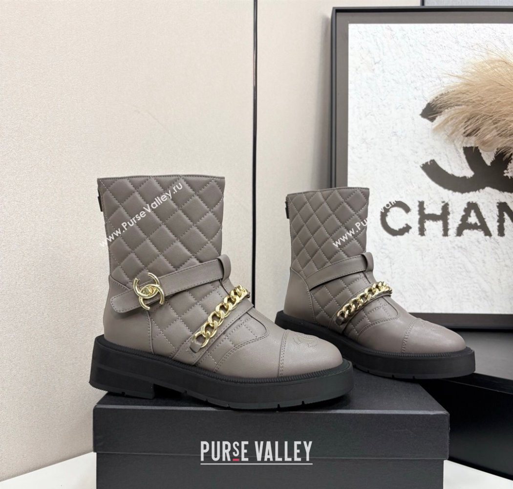 Chanel Quilted Calfskin Ankle Boots with Buckle and Chain Grey 2025 CH083007 (MD-250830038)