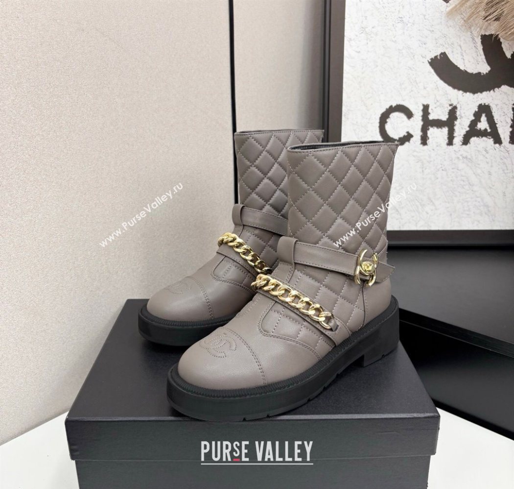 Chanel Quilted Calfskin Ankle Boots with Buckle and Chain Grey 2025 CH083007 (MD-250830038)