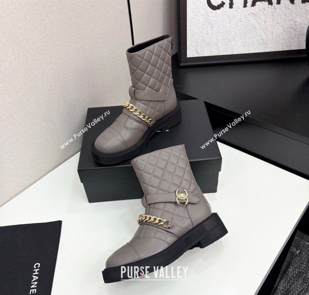 Chanel Quilted Calfskin Ankle Boots with Buckle and Chain Grey 2025 CH083007 (MD-250830038)