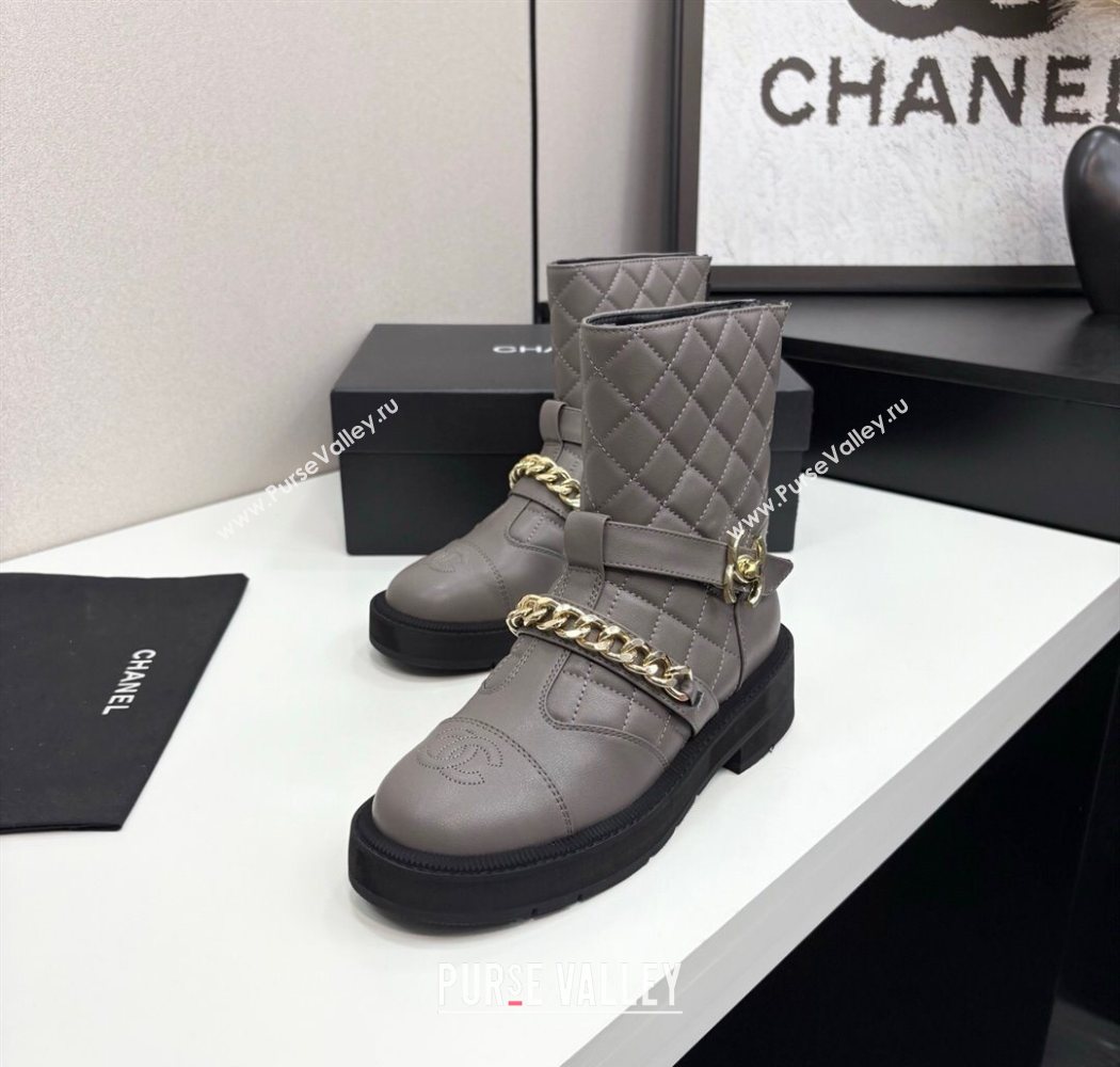 Chanel Quilted Calfskin Ankle Boots with Buckle and Chain Grey 2025 CH083007 (MD-250830038)