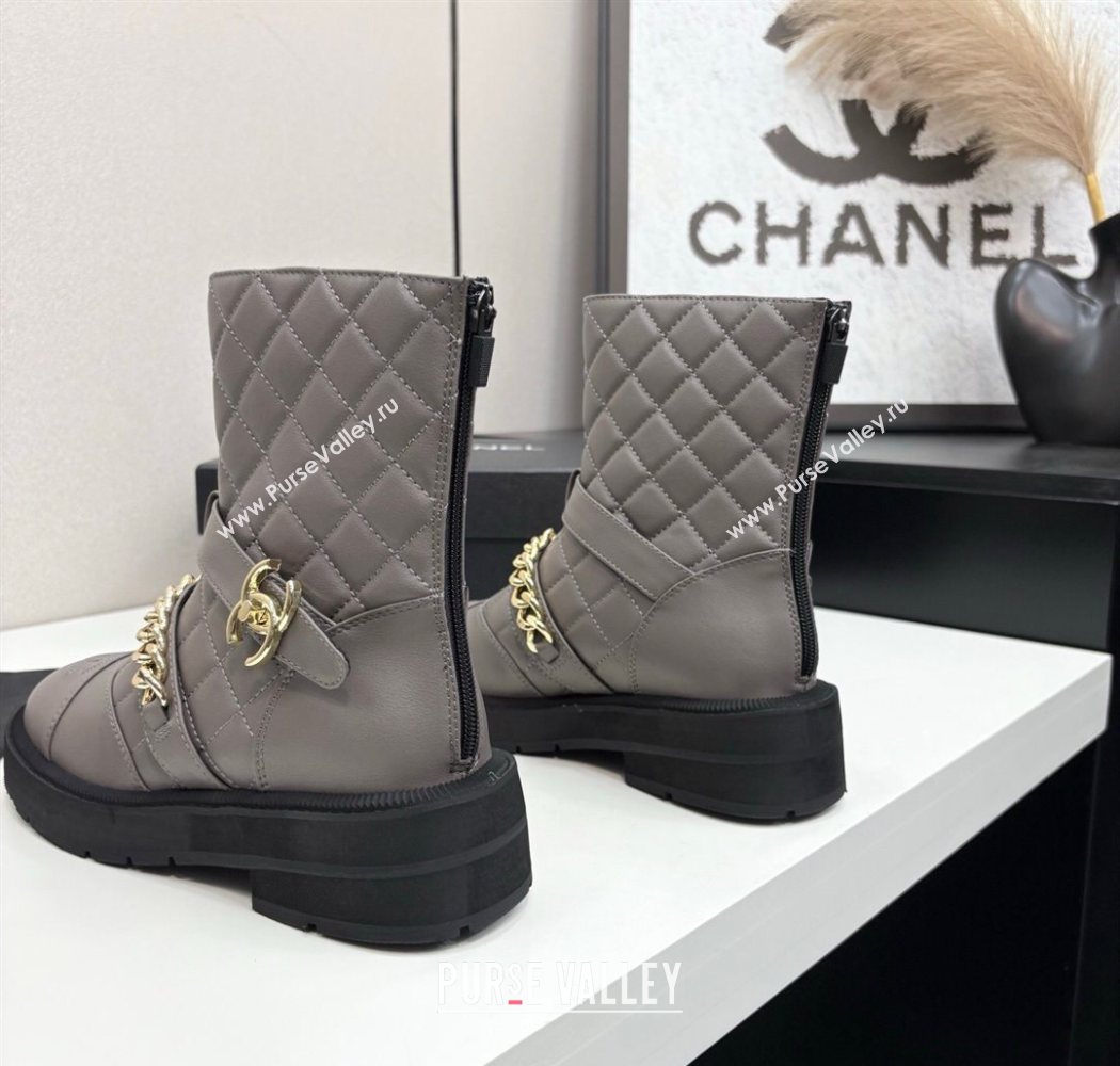 Chanel Quilted Calfskin Ankle Boots with Buckle and Chain Grey 2025 CH083007 (MD-250830038)