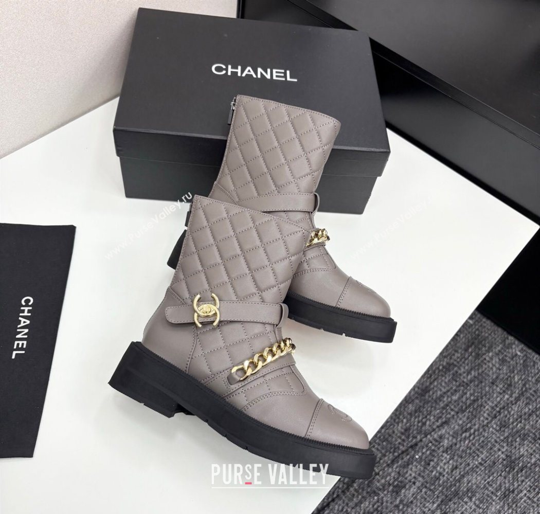Chanel Quilted Calfskin Ankle Boots with Buckle and Chain Grey 2025 CH083007 (MD-250830038)