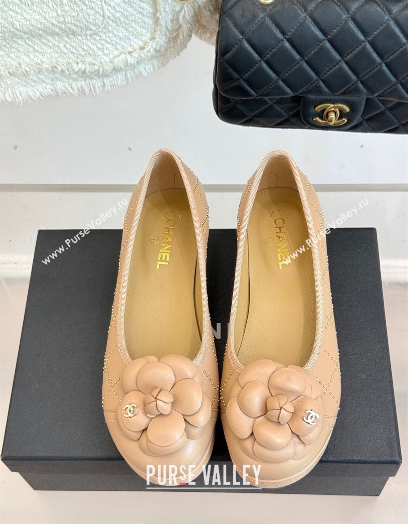 Chanel Quilted Calfskin Wood-Like Loafers with Studs and Camellia Bloom Beige 2025 (MD-250901130)