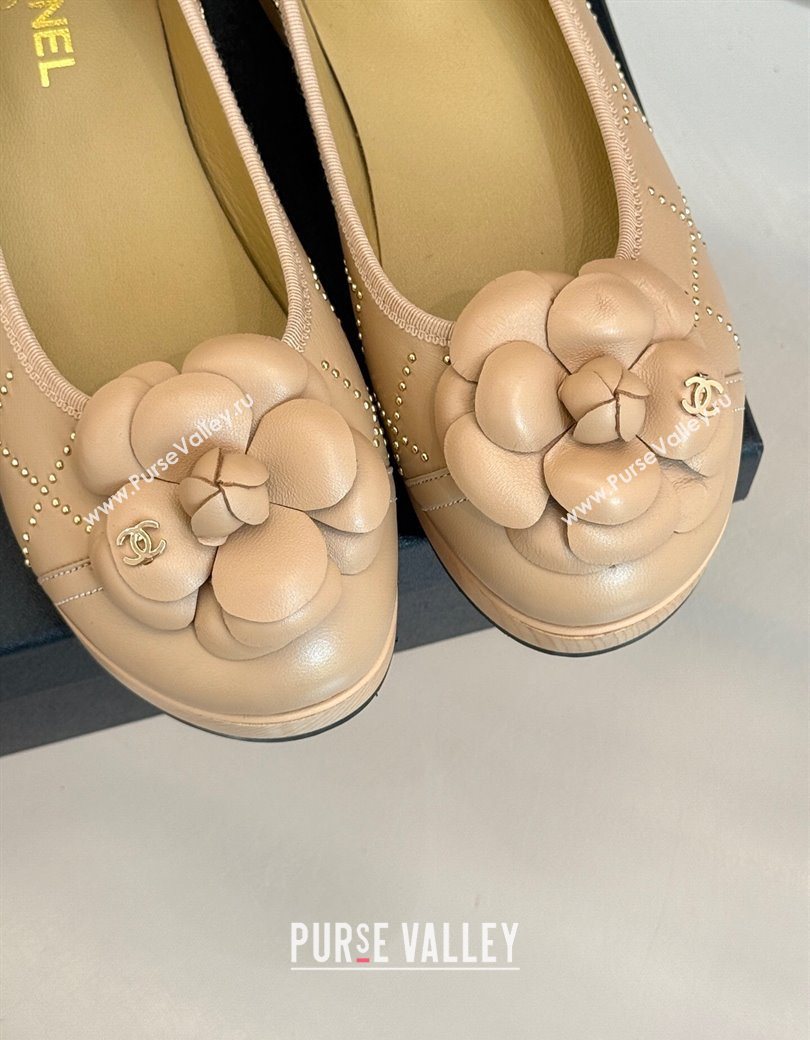 Chanel Quilted Calfskin Wood-Like Loafers with Studs and Camellia Bloom Beige 2025 (MD-250901130)
