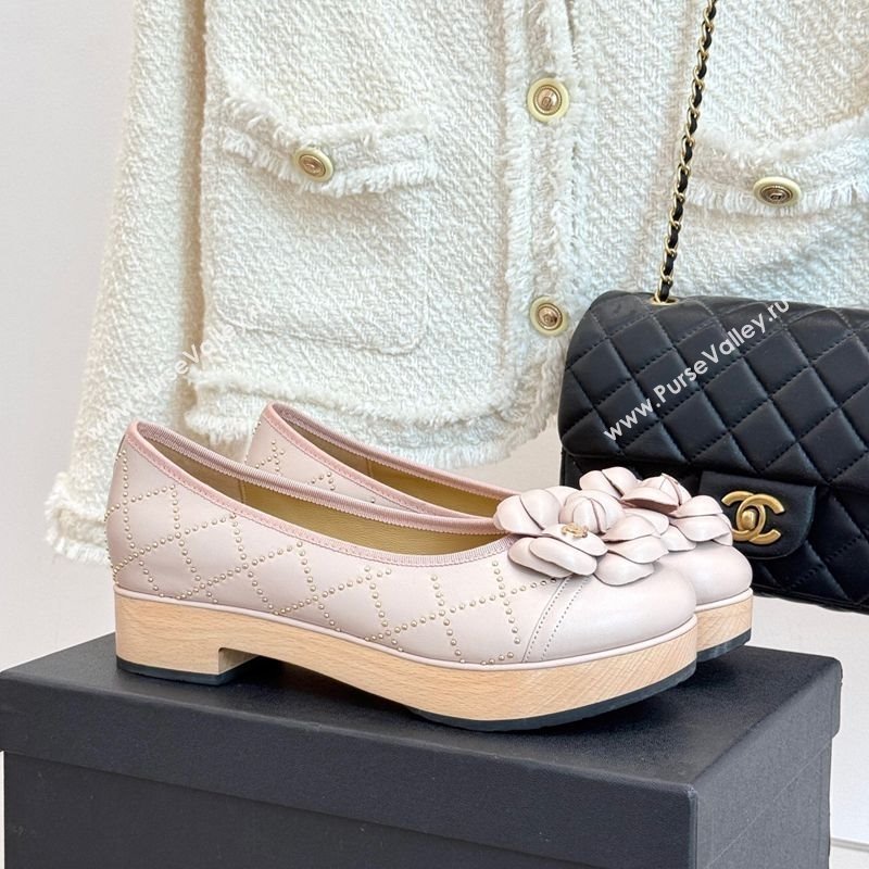 Chanel Quilted Calfskin Wood-Like Loafers with Studs and Camellia Bloom Pale Pink 2025 (MD-250901131)