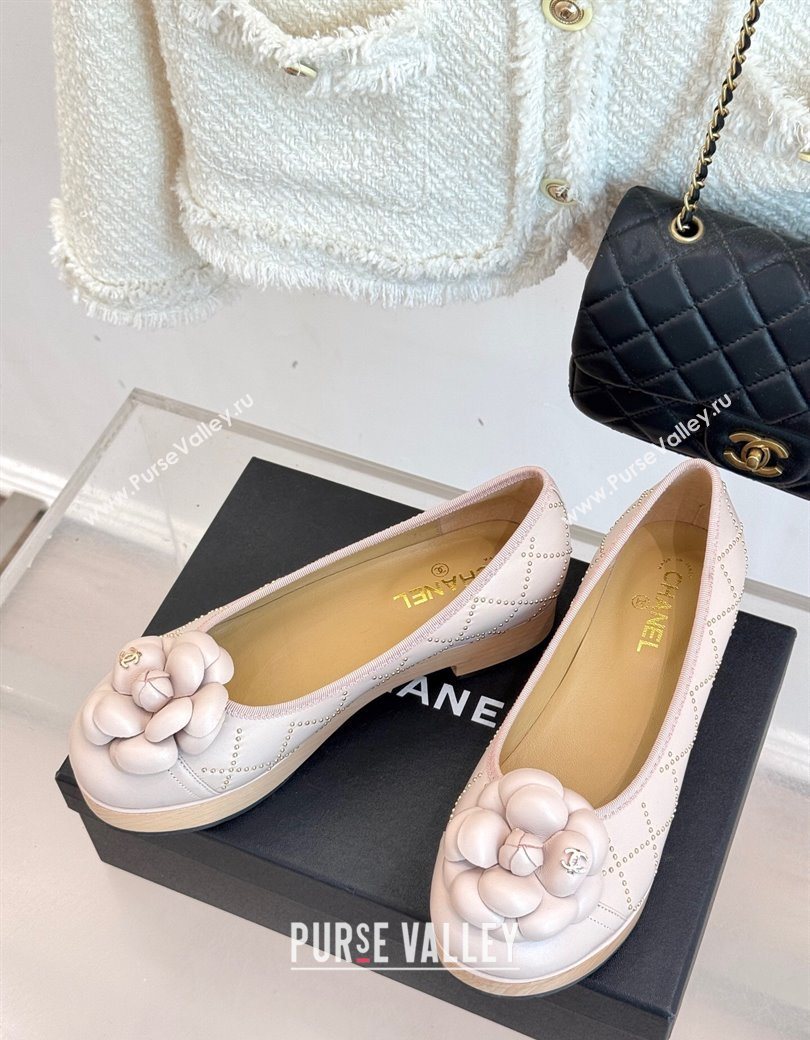 Chanel Quilted Calfskin Wood-Like Loafers with Studs and Camellia Bloom Pale Pink 2025 (MD-250901131)