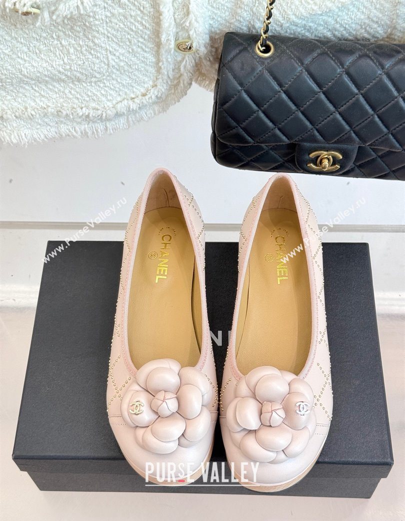 Chanel Quilted Calfskin Wood-Like Loafers with Studs and Camellia Bloom Pale Pink 2025 (MD-250901131)