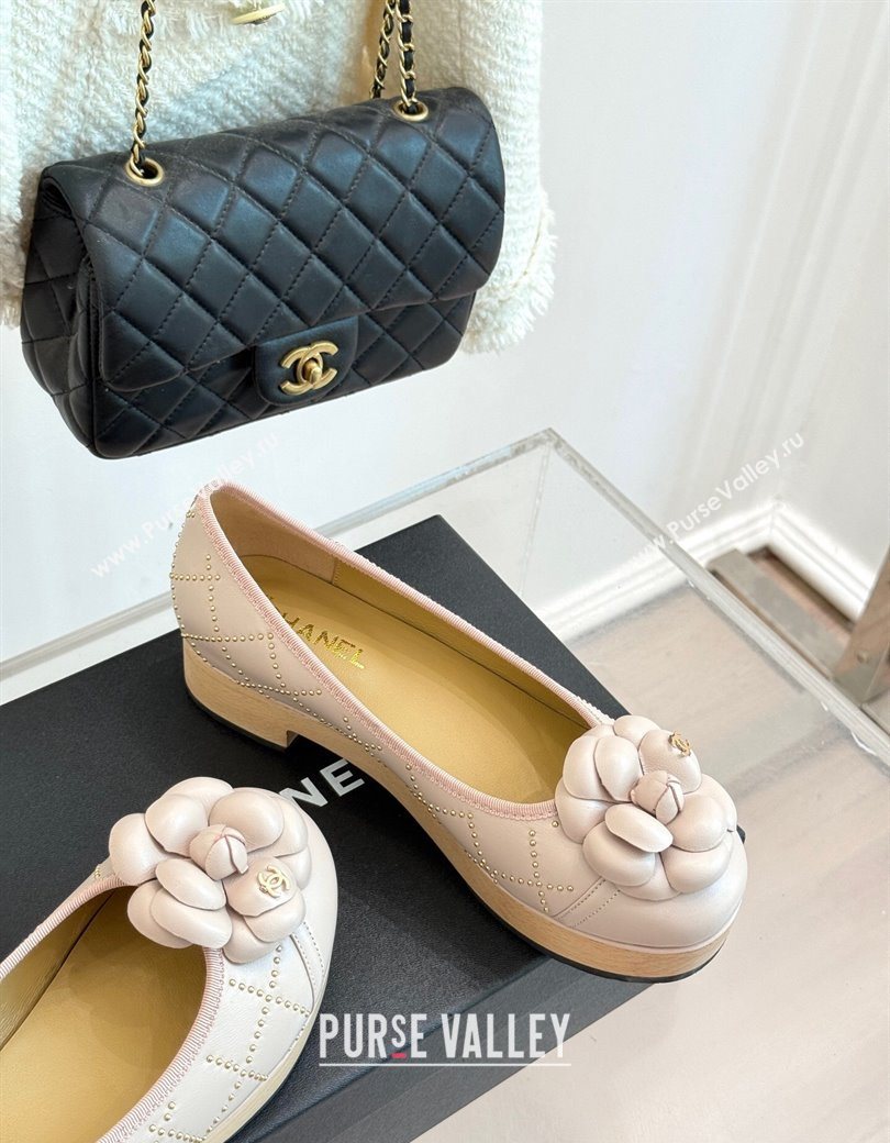 Chanel Quilted Calfskin Wood-Like Loafers with Studs and Camellia Bloom Pale Pink 2025 (MD-250901131)