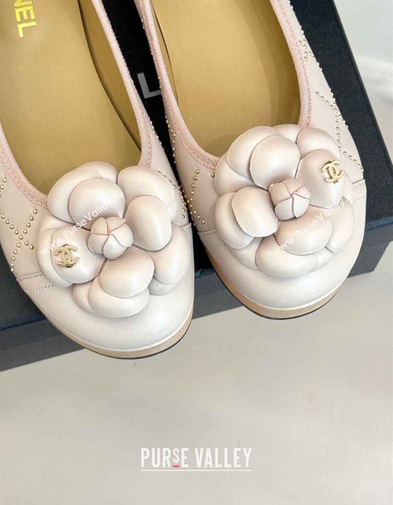 Chanel Quilted Calfskin Wood-Like Loafers with Studs and Camellia Bloom Pale Pink 2025 (MD-250901131)