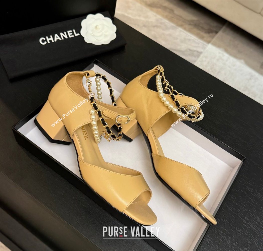 Chanel Lambskin Low Heel Sandals with Chain and Pearls Beige 2025 G46658 (MD-250902006)