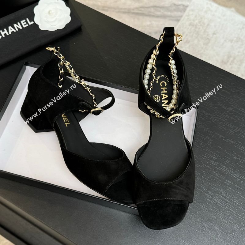 Chanel Suede Low Heel Sandals with Chain and Pearls Black 2025 G46658 (MD-250902008)