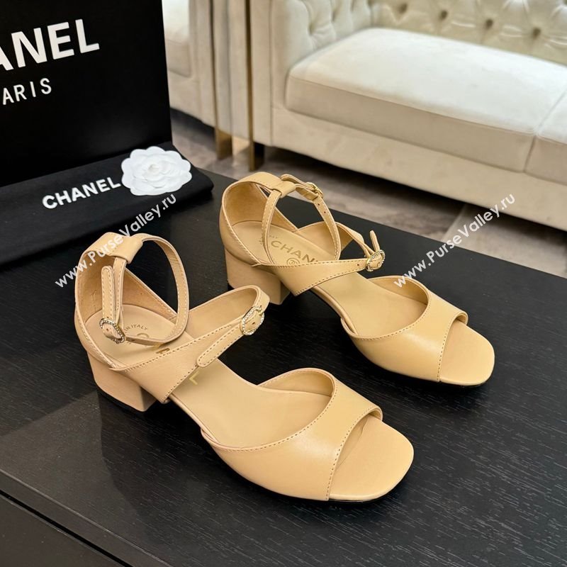Chanel Lambskin Low Heel Sandals with Strass Buckles Beige 2025 G46657 (MD-250902016)