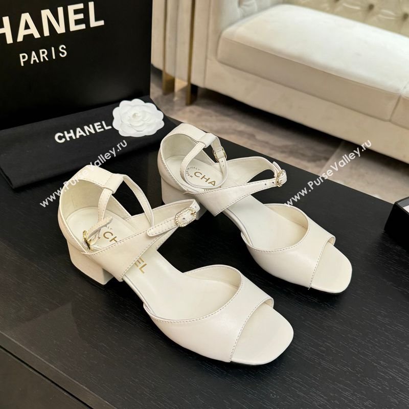 Chanel Lambskin Low Heel Sandals with Strass Buckles White 2025 G46657 (MD-250902017)