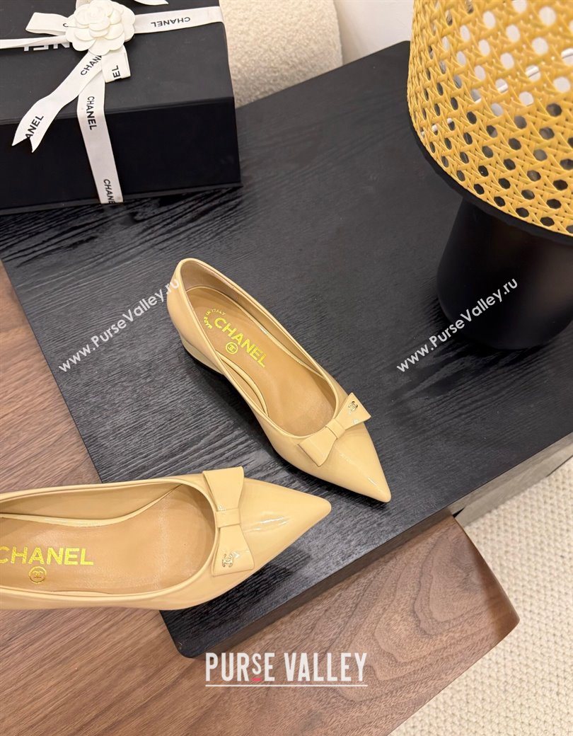 Chanel Crumpled Patent Calfskin Slingbacks Pumps 3.5cm Beige 2025 G46549 (MD-250901178)