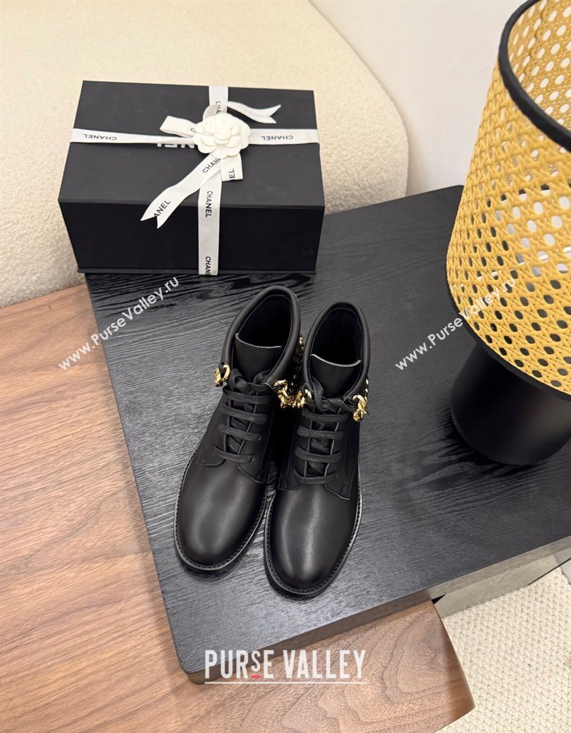 Chanel Calfskin Leather Flat Laced-up Ankle Boots with Chain Black 2025 CH083002 (MD-250830013)