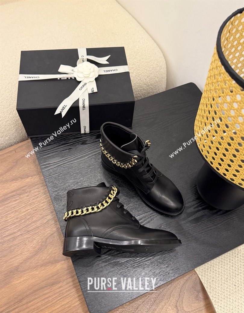 Chanel Calfskin Leather Flat Laced-up Ankle Boots with Chain Black 2025 CH083002 (MD-250830013)