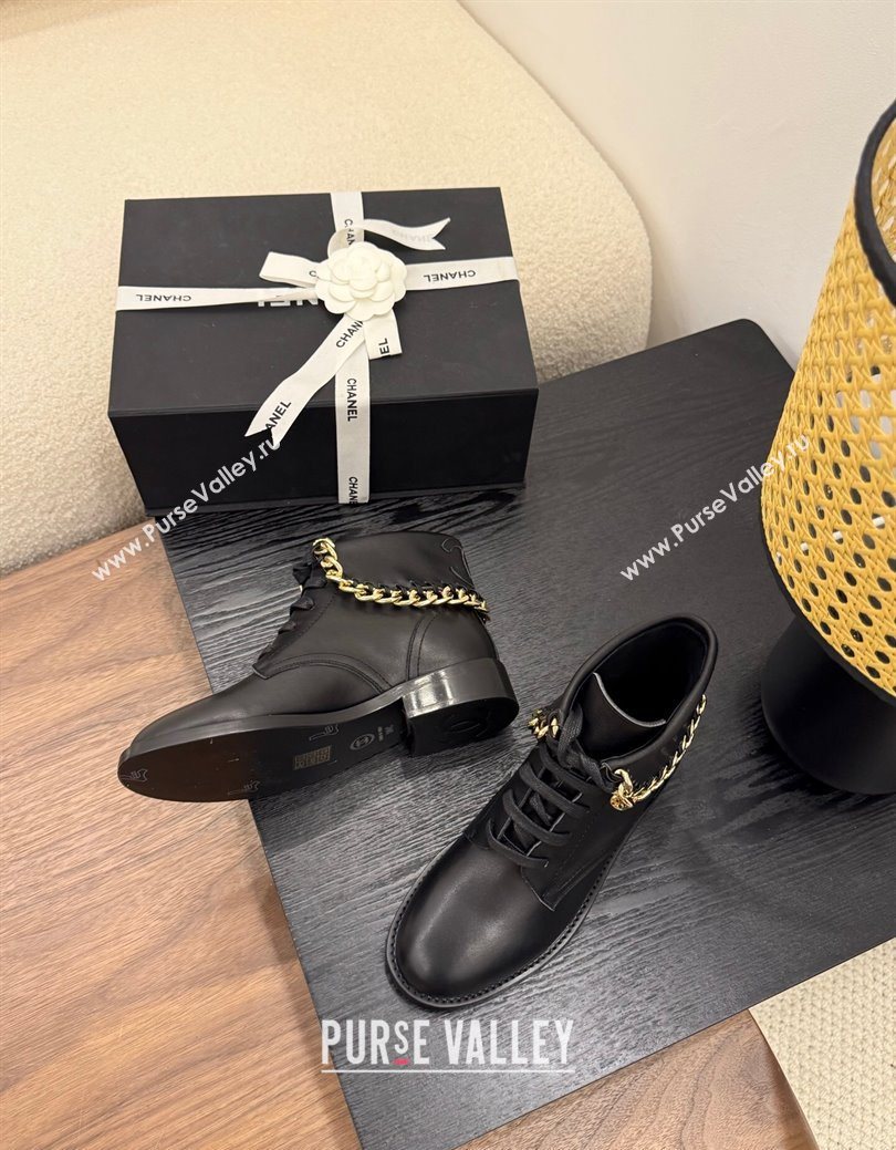 Chanel Calfskin Leather Flat Laced-up Ankle Boots with Chain Black 2025 CH083002 (MD-250830013)