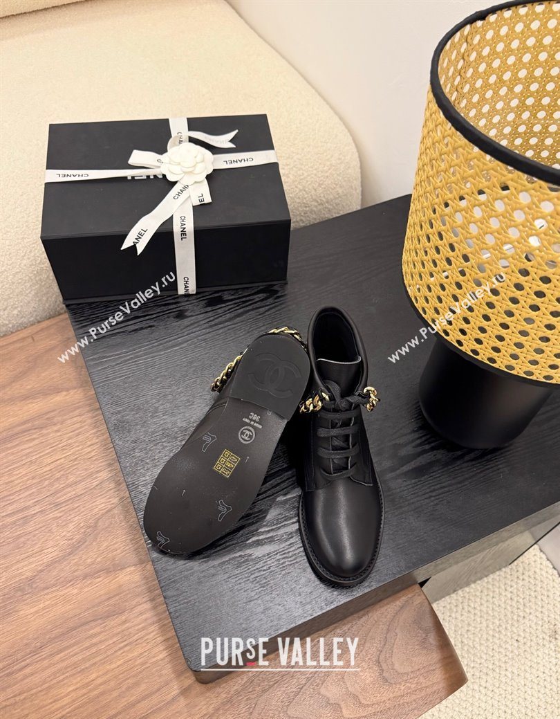 Chanel Calfskin Leather Flat Laced-up Ankle Boots with Chain Black 2025 CH083002 (MD-250830013)