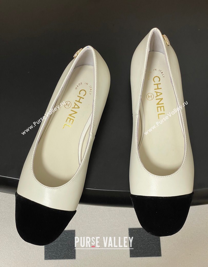 Chanel Lambskin Velvet Ballet Flats with Pearls White 2025 CH090104 (MD-250901069)