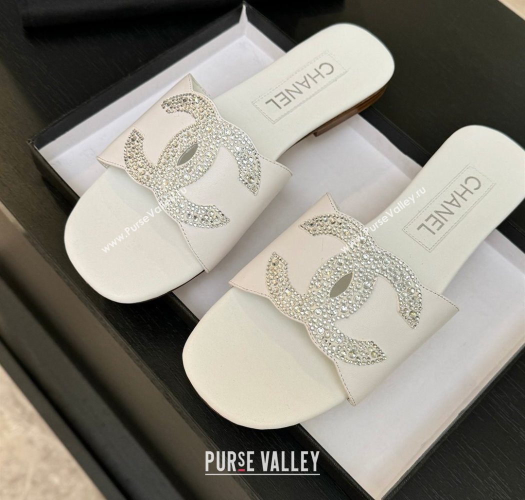 Chanel Calfskin Leather Flat Slides Sandal White 2025 CH090102 (MD-250901033)
