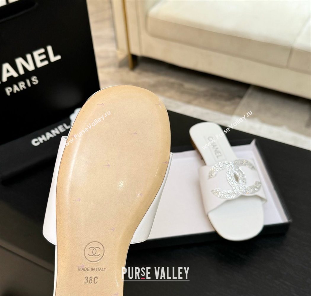 Chanel Calfskin Leather Flat Slides Sandal White 2025 CH090102 (MD-250901033)