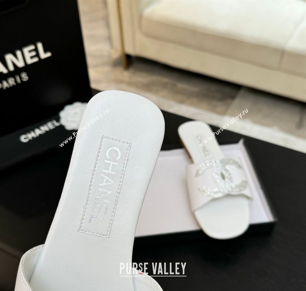 Chanel Calfskin Leather Flat Slides Sandal White 2025 CH090102 (MD-250901033)