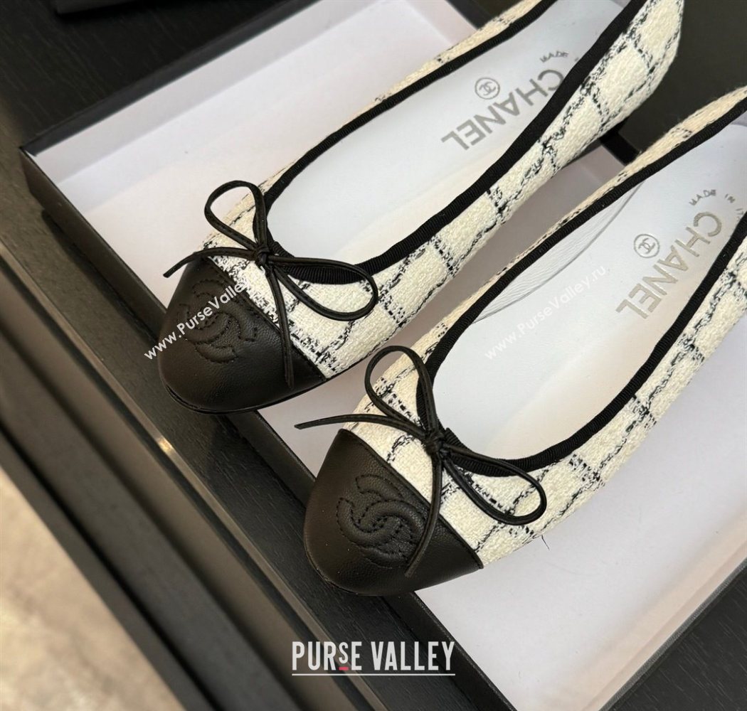 Chanel Classic Tweed Lambskin Leather Ballet Flats with Bow White 2025 0901 (MD-250901026)