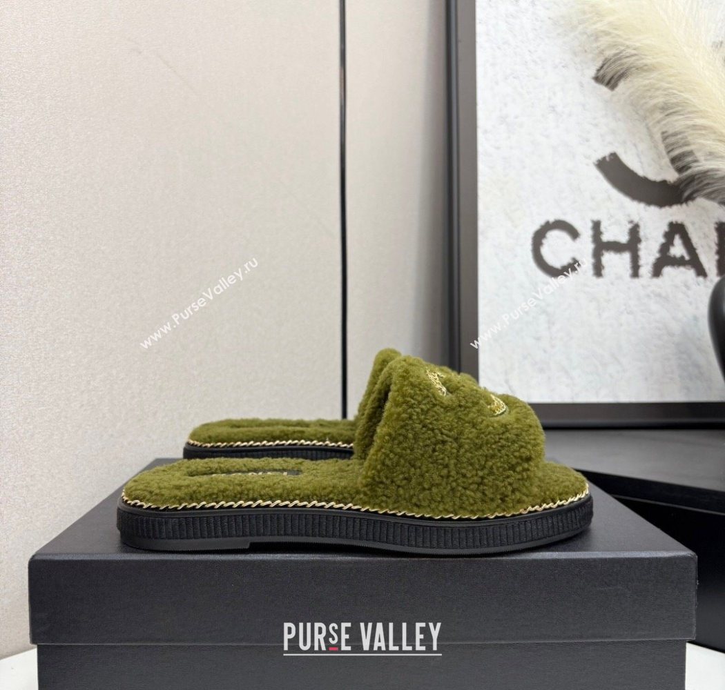 Chanel Shearling Flat Slides Sandal with Chain Green 2025 CH090111 (MD-250901113)
