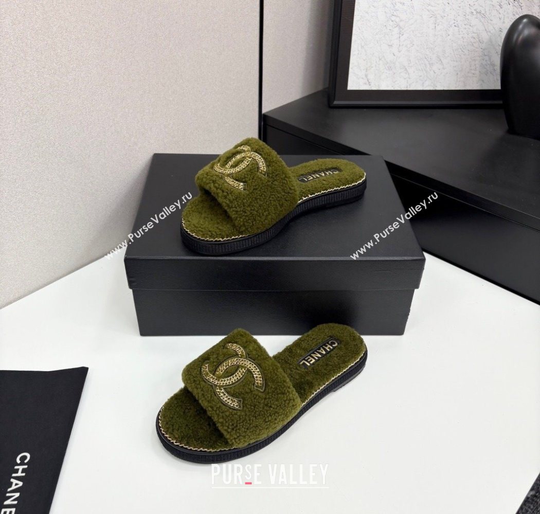 Chanel Shearling Flat Slides Sandal with Chain Green 2025 CH090111 (MD-250901113)