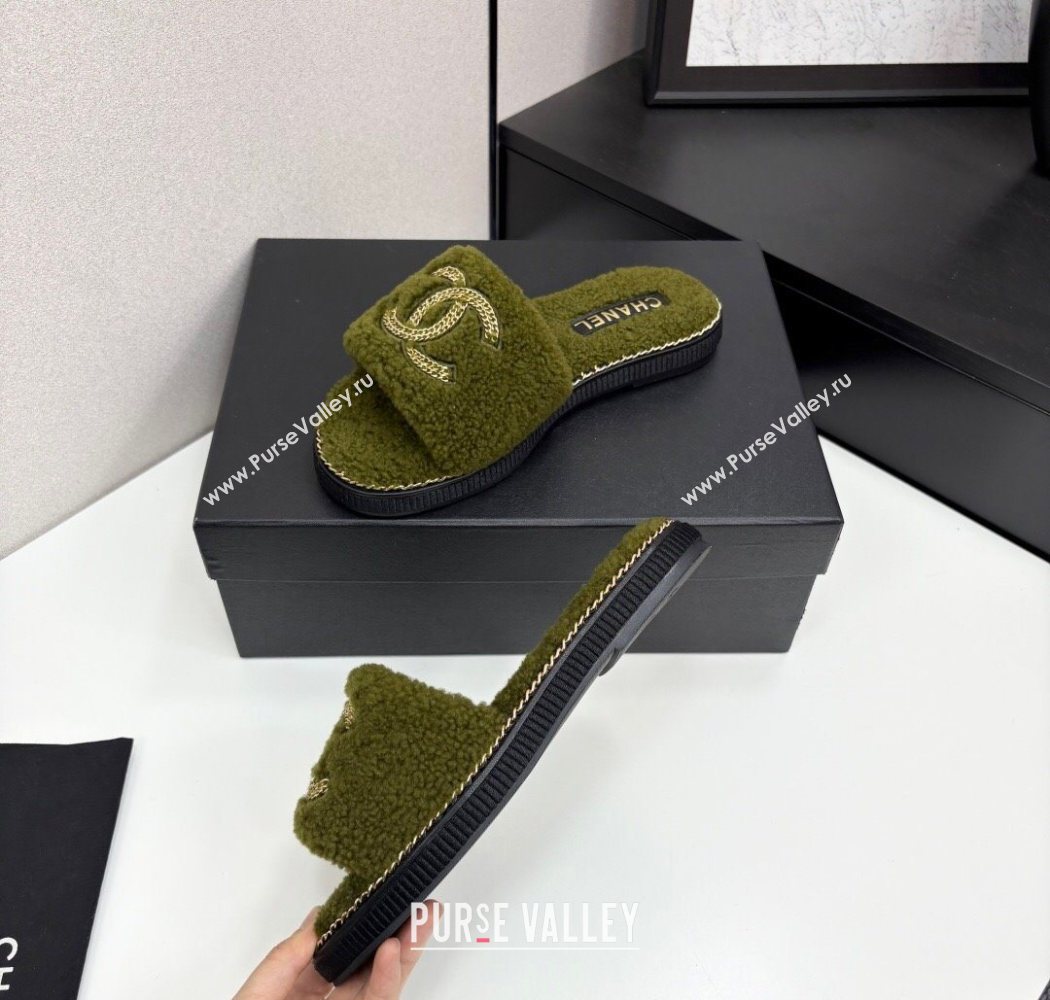 Chanel Shearling Flat Slides Sandal with Chain Green 2025 CH090111 (MD-250901113)