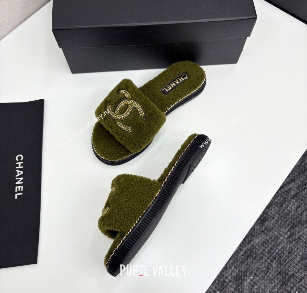 Chanel Shearling Flat Slides Sandal with Chain Green 2025 CH090111 (MD-250901113)