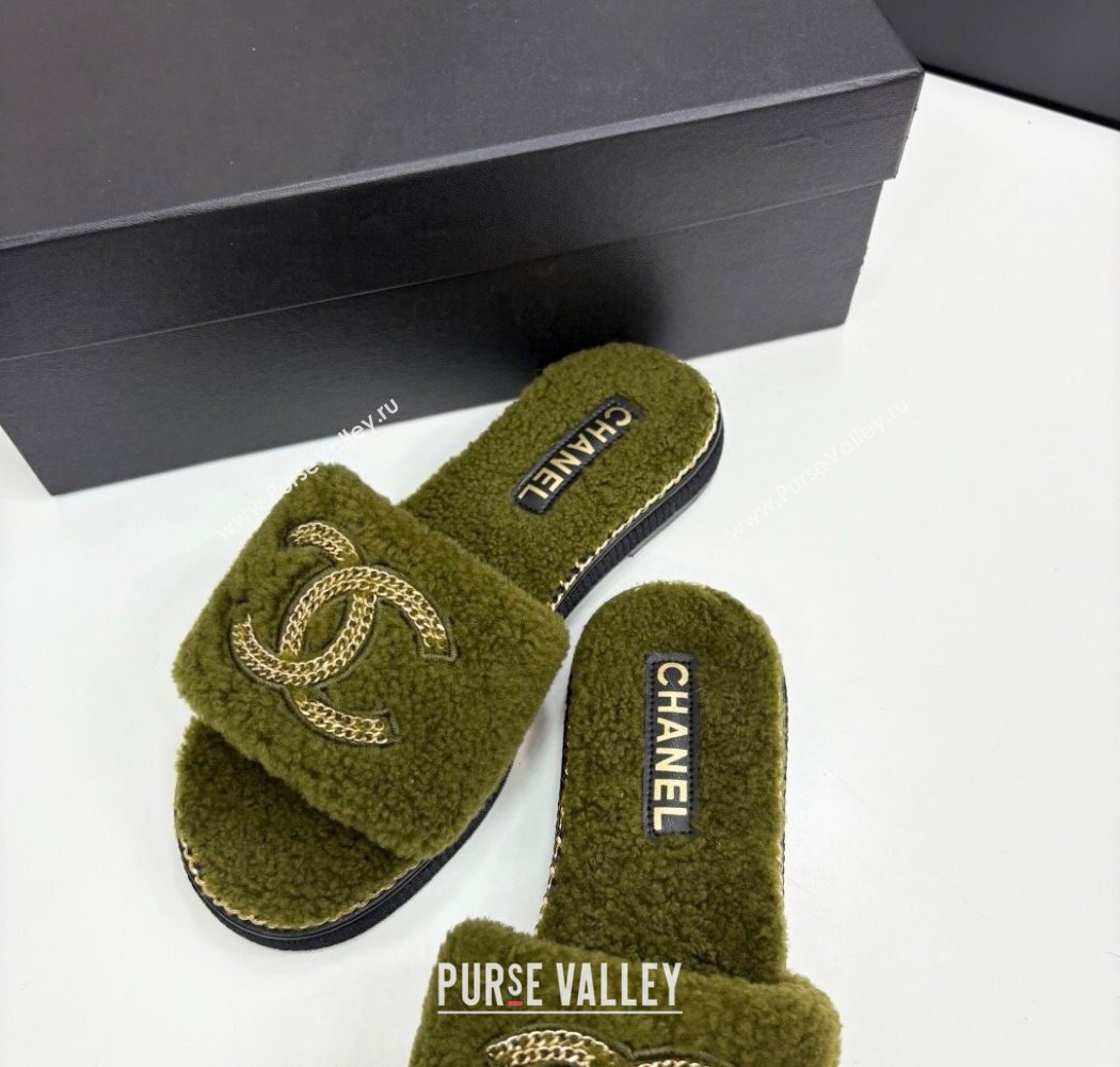 Chanel Shearling Flat Slides Sandal with Chain Green 2025 CH090111 (MD-250901113)