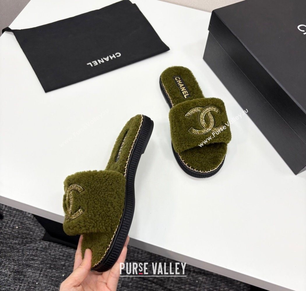 Chanel Shearling Flat Slides Sandal with Chain Green 2025 CH090111 (MD-250901113)