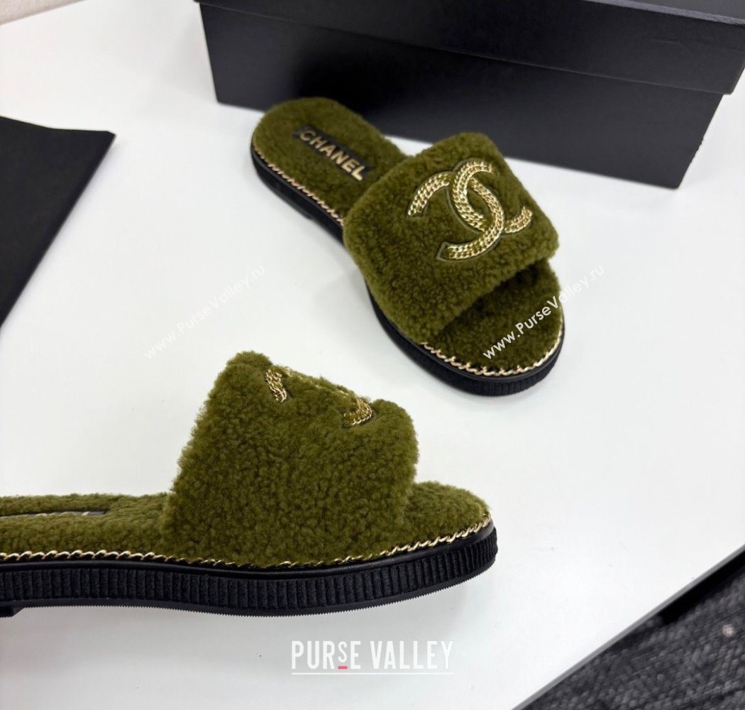 Chanel Shearling Flat Slides Sandal with Chain Green 2025 CH090111 (MD-250901113)