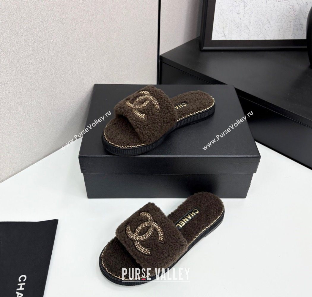Chanel Shearling Flat Slides Sandal with Chain Brown 2025 CH090111 (MD-250901117)