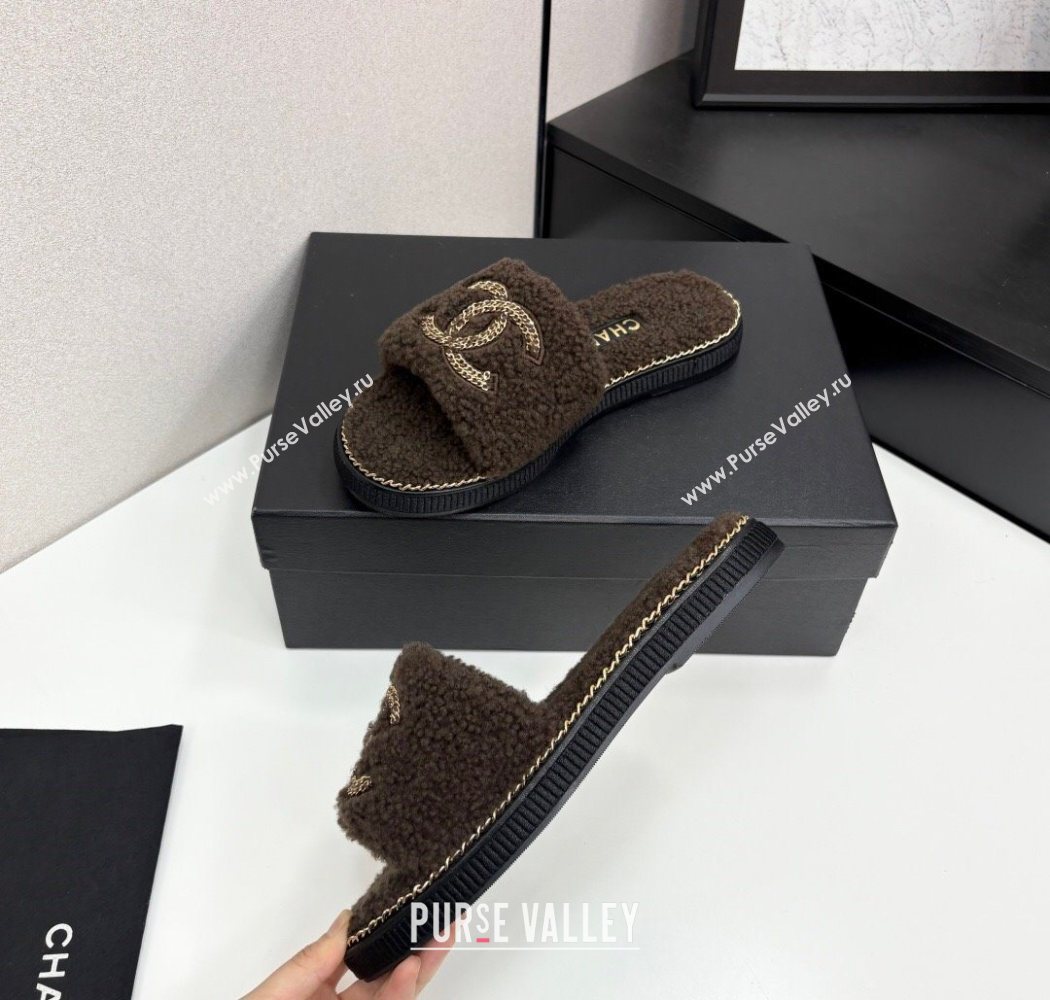 Chanel Shearling Flat Slides Sandal with Chain Brown 2025 CH090111 (MD-250901117)