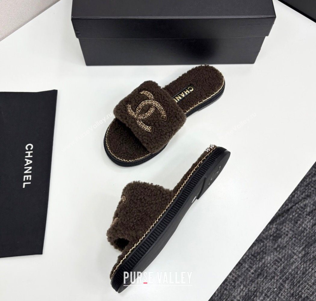 Chanel Shearling Flat Slides Sandal with Chain Brown 2025 CH090111 (MD-250901117)