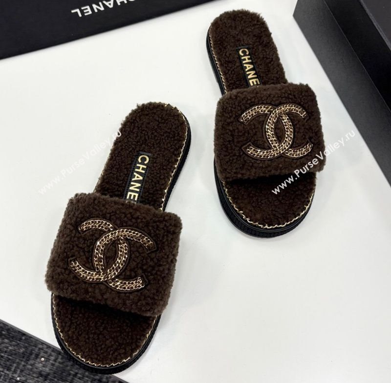 Chanel Shearling Flat Slides Sandal with Chain Brown 2025 CH090111 (MD-250901117)
