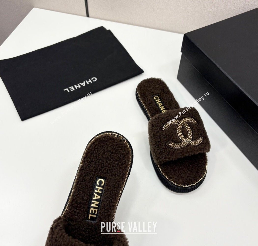 Chanel Shearling Flat Slides Sandal with Chain Brown 2025 CH090111 (MD-250901117)