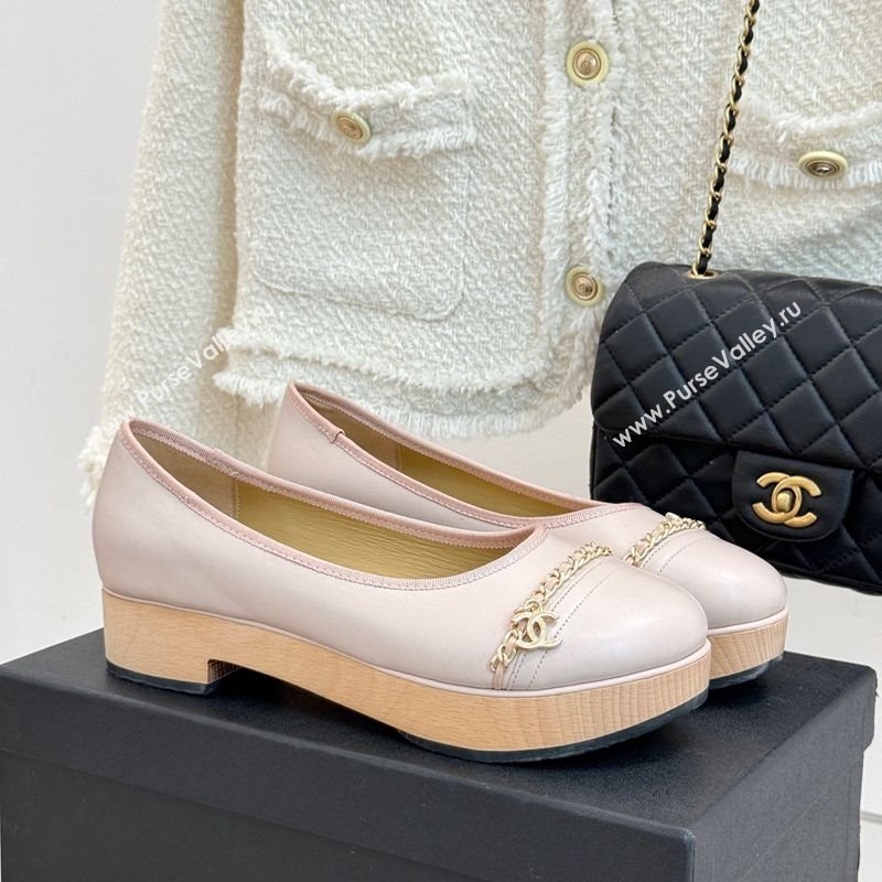 Chanel Lambskin Wood-Like Loafers with Chain Pale Pink 2025 CH090114 (MD-250901135)