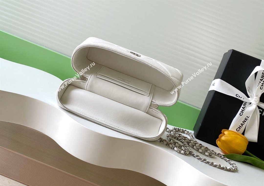 Chanel Grained Shiny Calfskin Vanity Case with Chain and Top Handle White/Silver 2025 AP4936 (yezi-251010136)