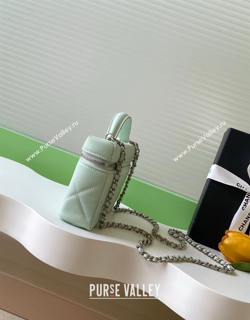 Chanel Grained Shiny Calfskin Vanity Case with Chain and Top Handle Light Green/Silver 2025 AP4936 (yezi-251010139)