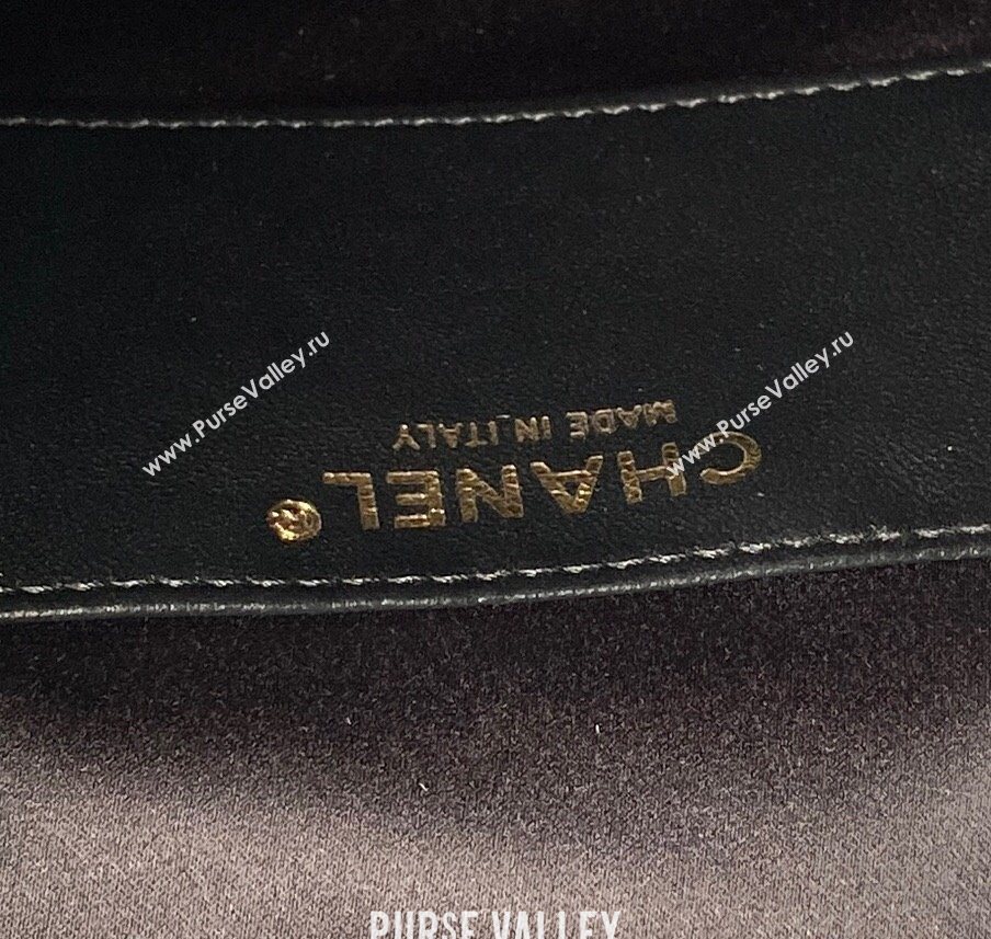 Chanel Shiny Lambskin Shopping Bag with Pockets Black 2025 AS5740 (yezi-251011049)