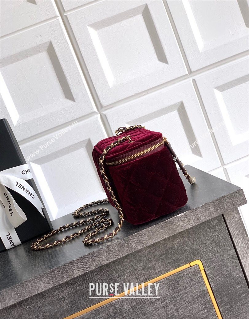 Chanel Velvet Vanity Case with Chain and Strass Ball Burgundy 2025 CH101007 (yezi-251010122)