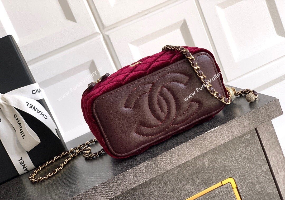 Chanel Velvet Vanity Case with Chain and Strass Ball Burgundy 2025 CH101007 (yezi-251010122)
