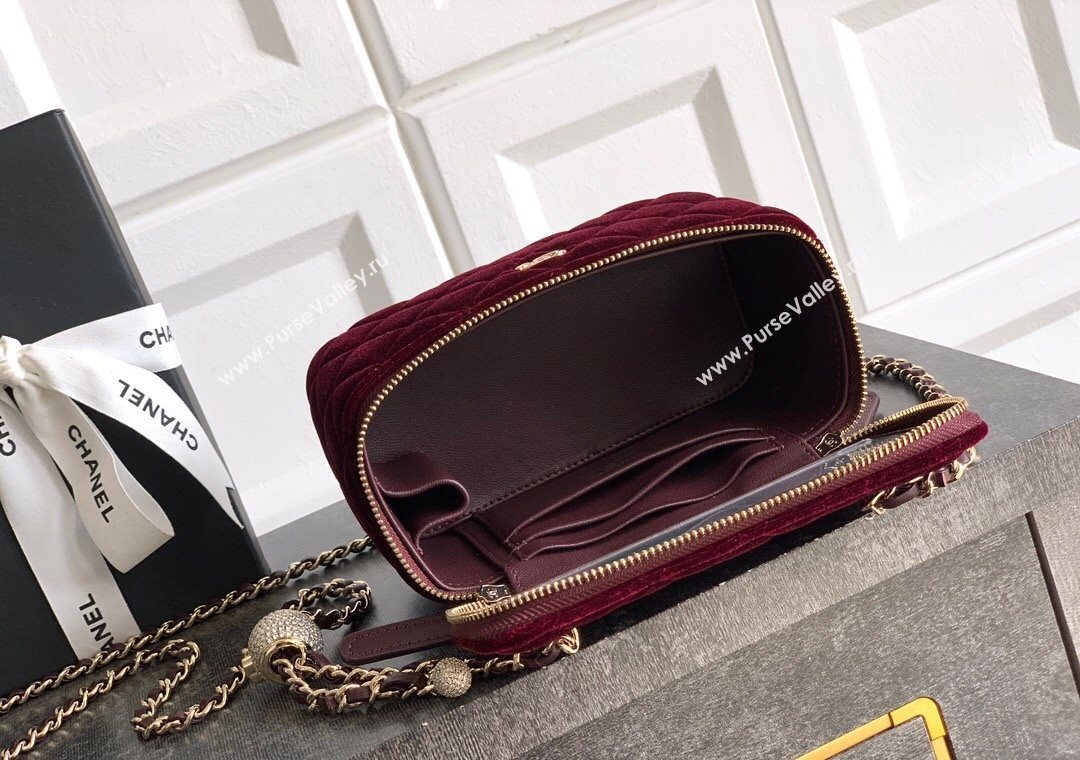 Chanel Velvet Vanity Case with Chain and Strass Ball Burgundy 2025 CH101007 (yezi-251010122)