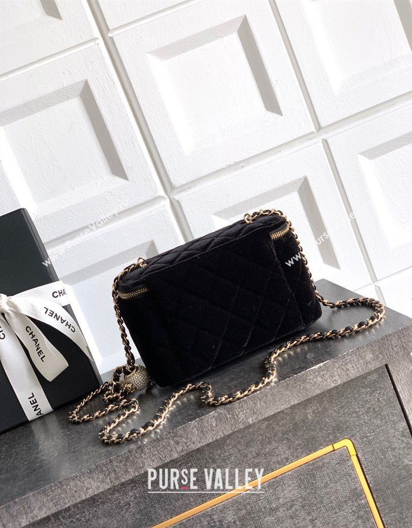 Chanel Velvet Vanity Case with Chain and Strass Ball Black 2025 CH101007 (yezi-251010124)
