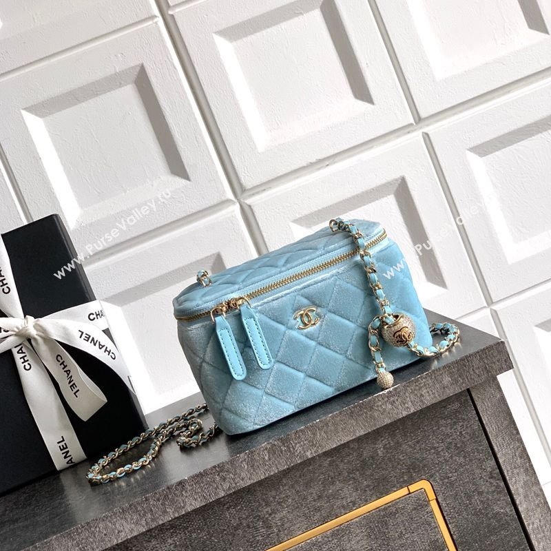Chanel Velvet Vanity Case with Chain and Strass Ball Ice Blue 2025 CH101007 (yezi-251010126)