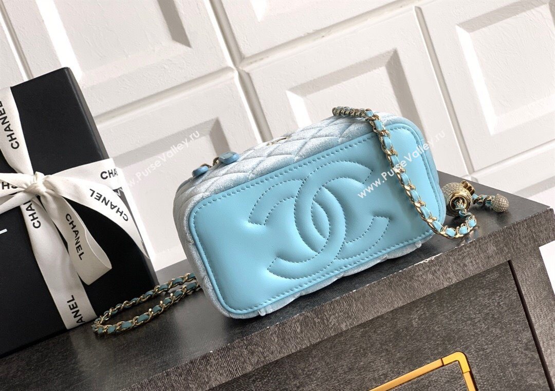 Chanel Velvet Vanity Case with Chain and Strass Ball Ice Blue 2025 CH101007 (yezi-251010126)